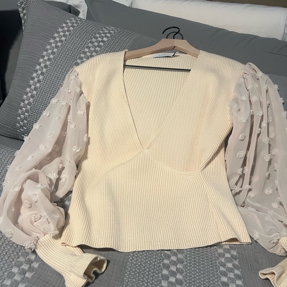 Elegant Cream V-Neck Top with Sheer Sleeves